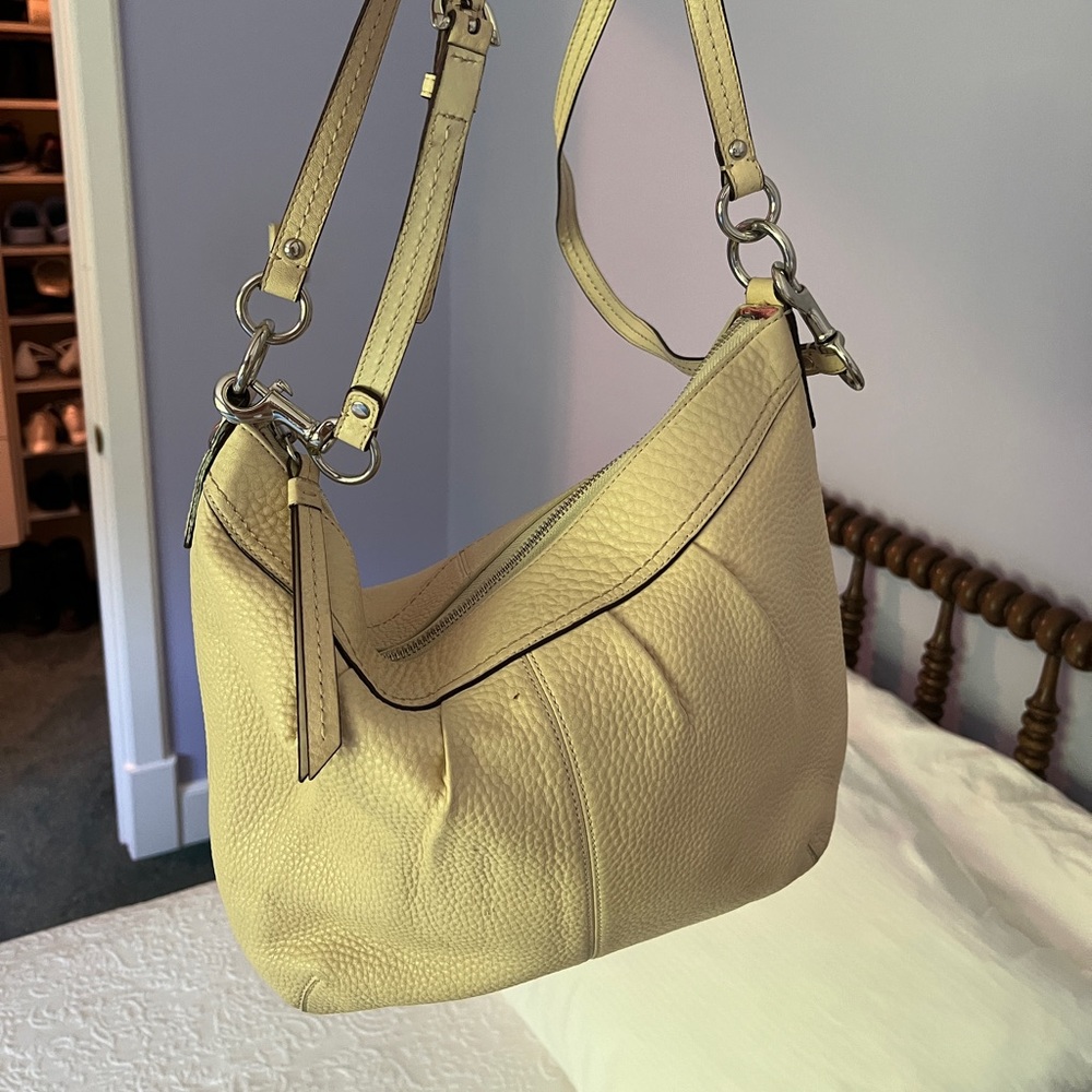 Gorgeous Medium Size Coach Bucket Bag - Picture 5 of 5